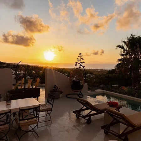Luxury Santorini 3 Bedroom Private Jetted Pool With Sea View *
