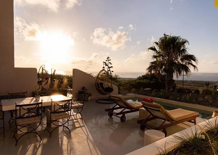 Luxury Santorini 3 Bedroom Private Jetted Pool With Sea View